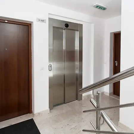 Seaview Gabriela Apartment Makarska